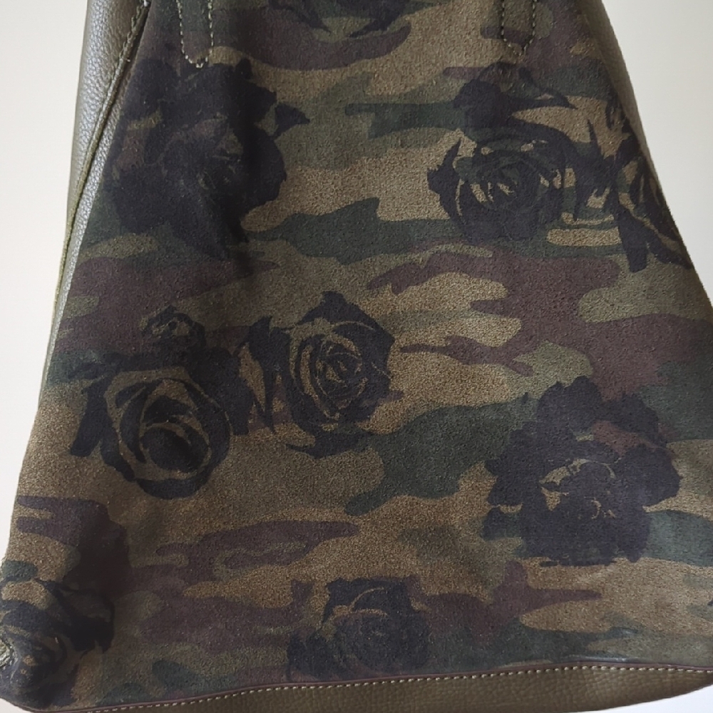 Sanctuary Manhattanville Camo Floral Leather Tote Bag - Picture 2 of 8